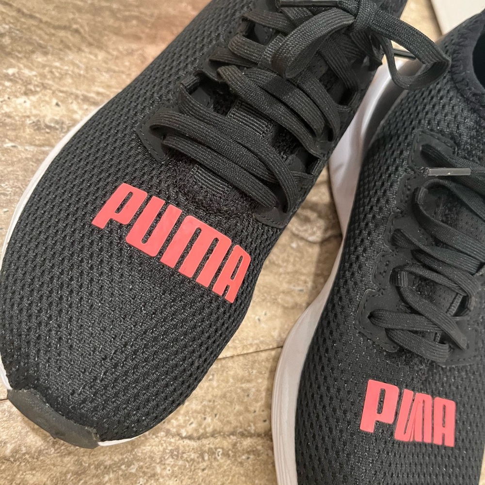 PUMA SNEAKERS